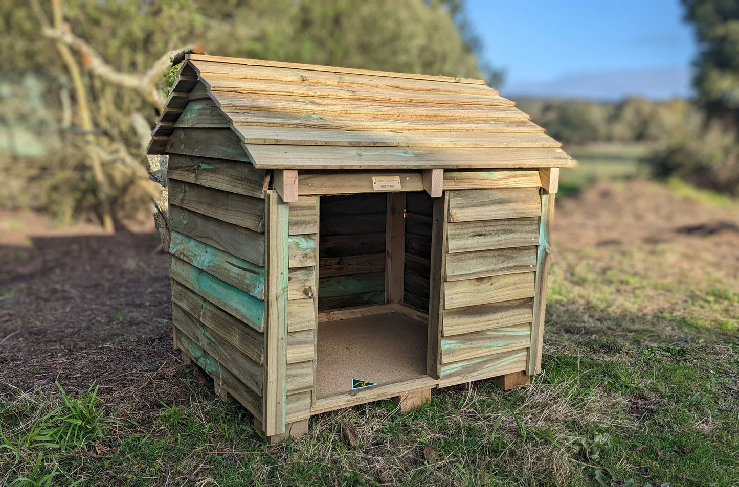 TRADITIONAL KENNEL LARGE CABIN