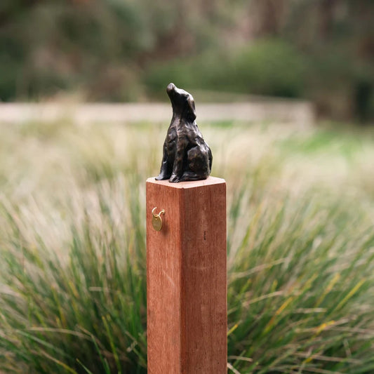 RBM JUPITER DOG MEMORIAL ON POST - WITH POST