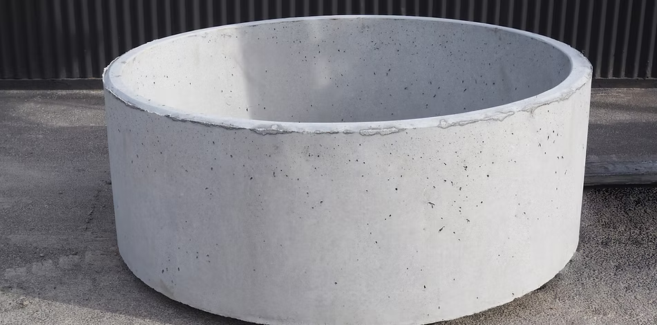 CONCRETE TROUGH ROUND 2590MM DEEP