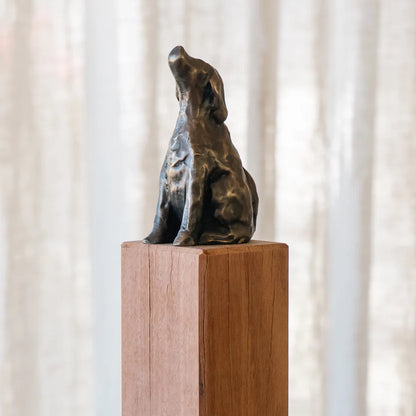 RBM JUPITER DOG MEMORIAL ON POST - FIGURINE ONLY