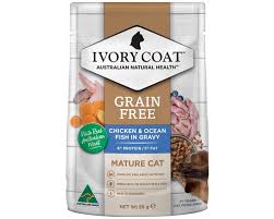 IVORY COAT CAT LITE MATURE CHICKEN & OCEAN FISH IN GRAVY 85G